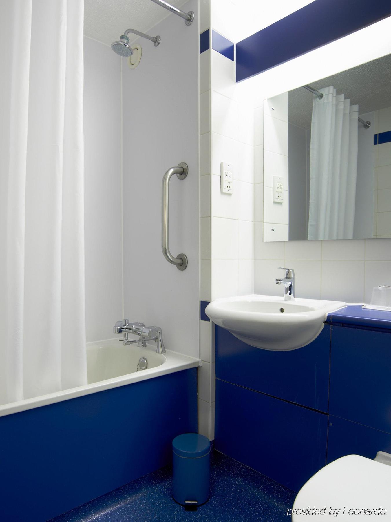 Travelodge Exeter M5 Eksteriør billede
